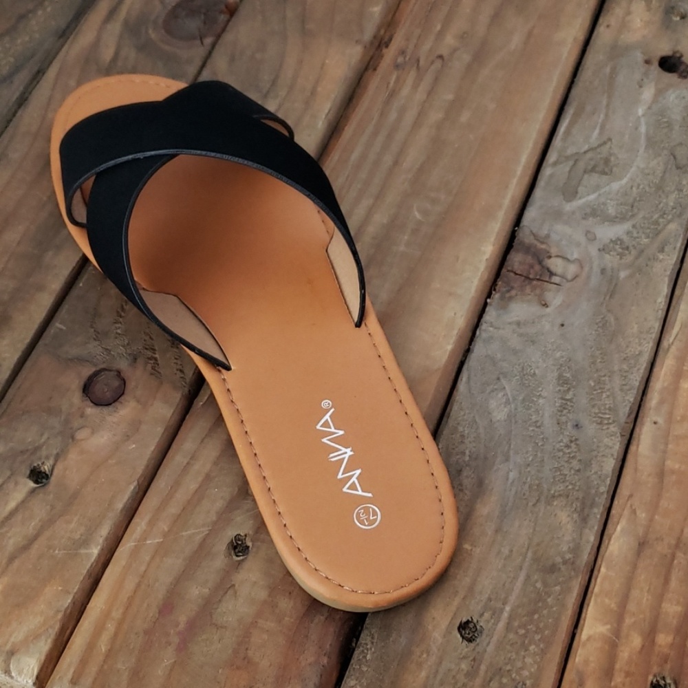 Black suade criss Cross Slides - Picture 4 of 6